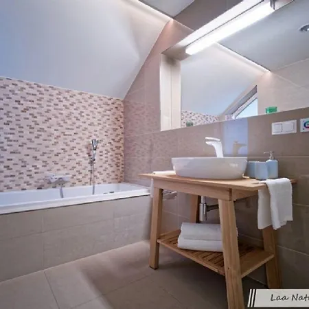 Laa Natura Bed & Breakfast