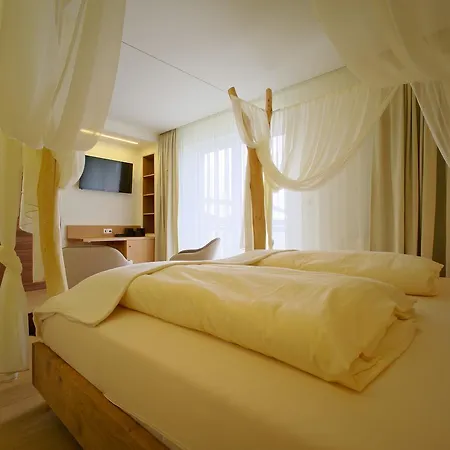 Laa Natura Bed & Breakfast 3*